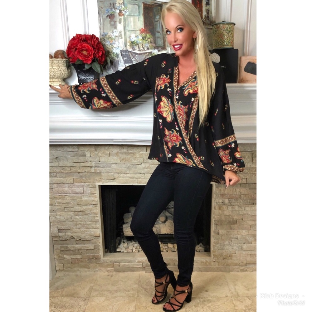 LAST 1! ❤️Surplice Tribal Border Printed Hi Lo Top - Picture 8 of 9